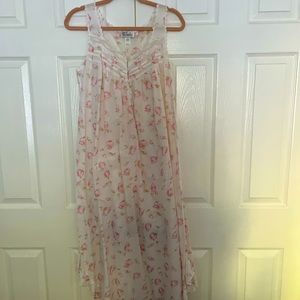 Gown and matching robe vintage